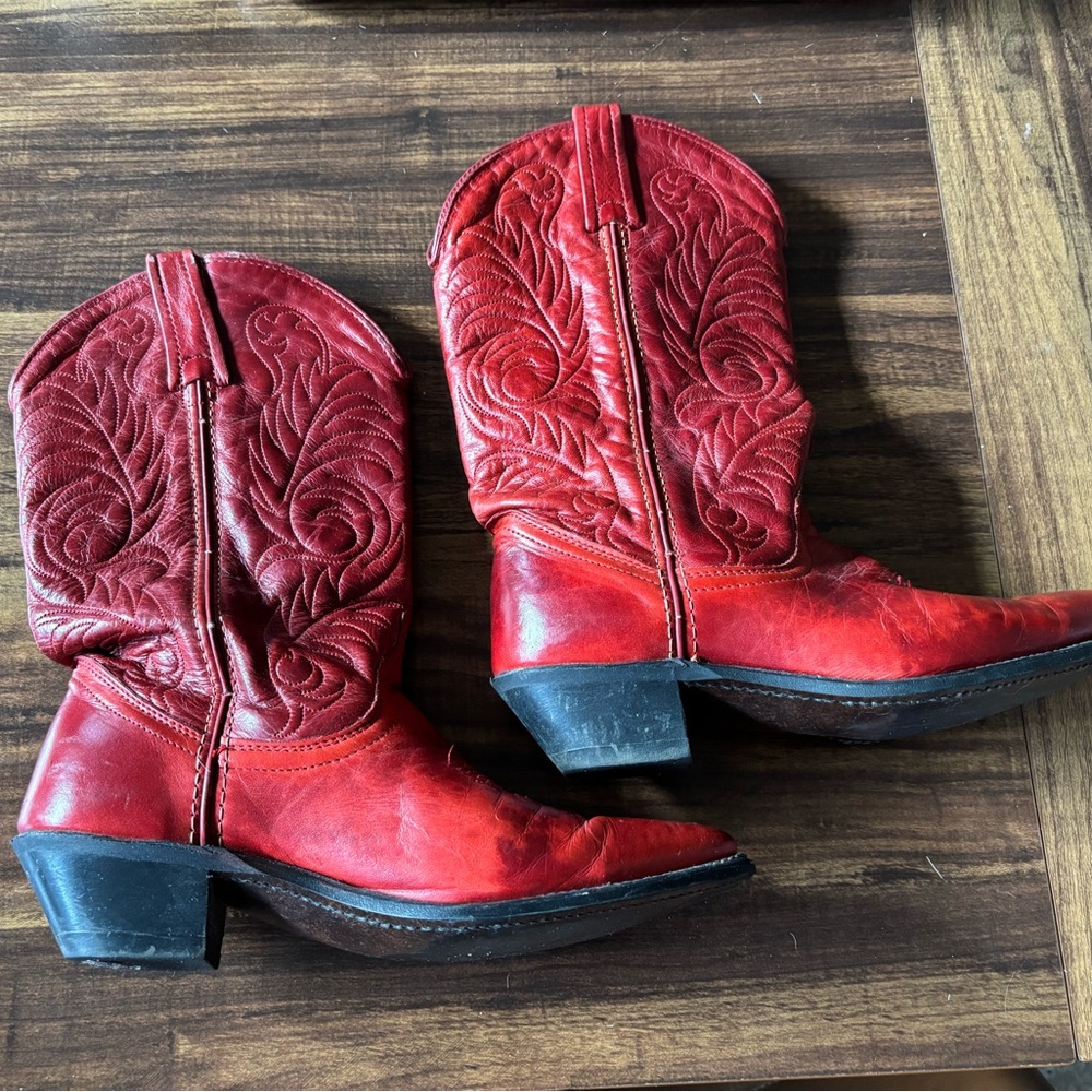 SOLD on Depop Vintage cherry red leather Western Cowgirl boots Sz 7